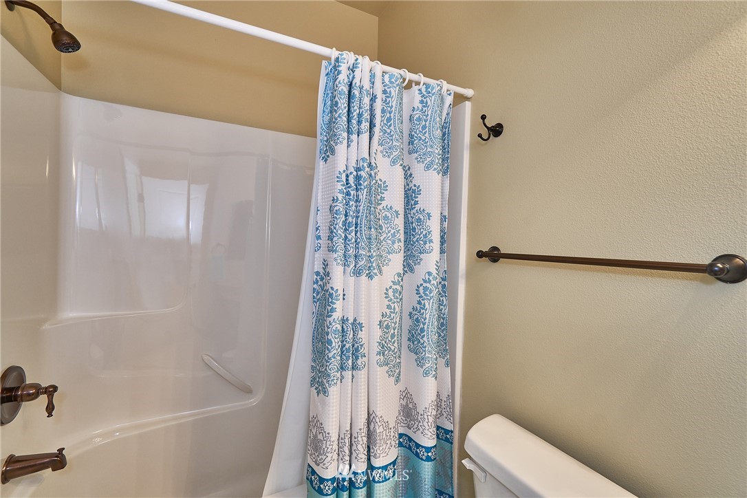 5120 Northeast 8th Street Renton, WA 98059 - Photo 7 of 28 Gallery Image 7