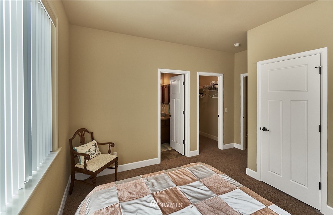 5120 Northeast 8th Street Renton, WA 98059 - Photo 8 of 28 Gallery Image 8
