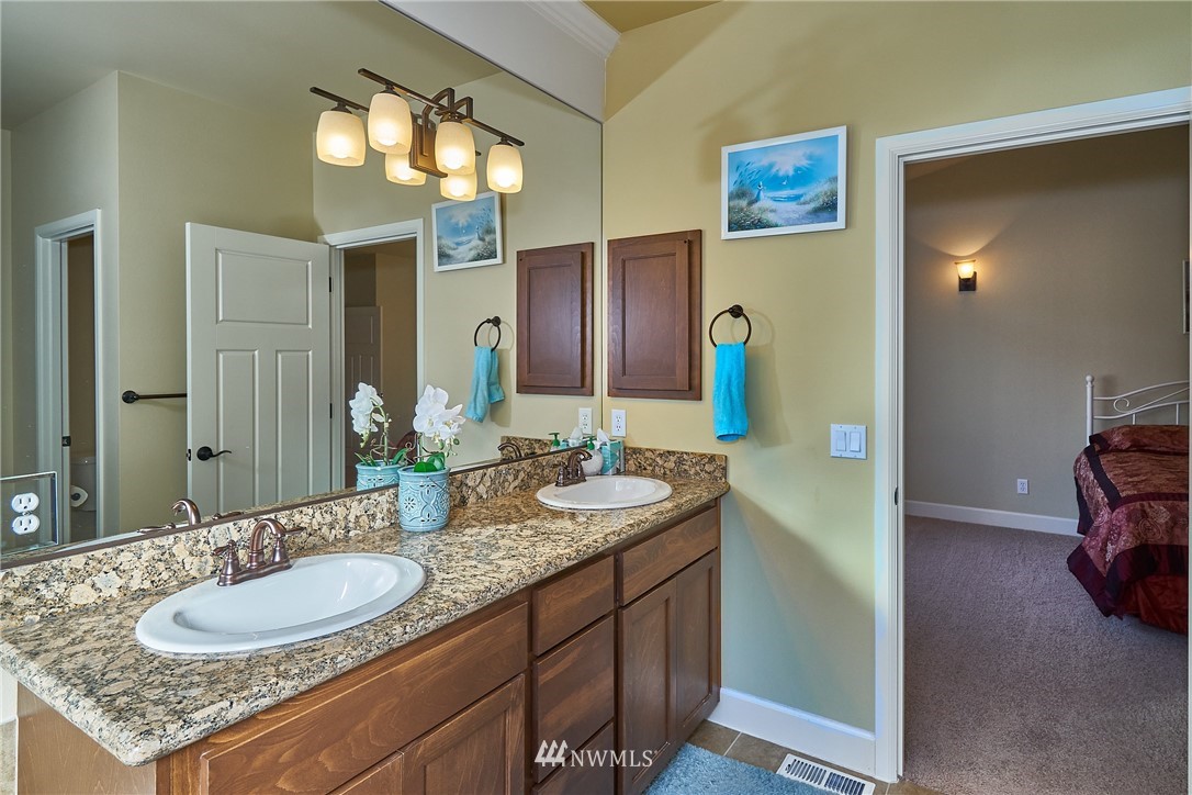 5120 Northeast 8th Street Renton, WA 98059 - Photo 10 of 28 Gallery Image 10