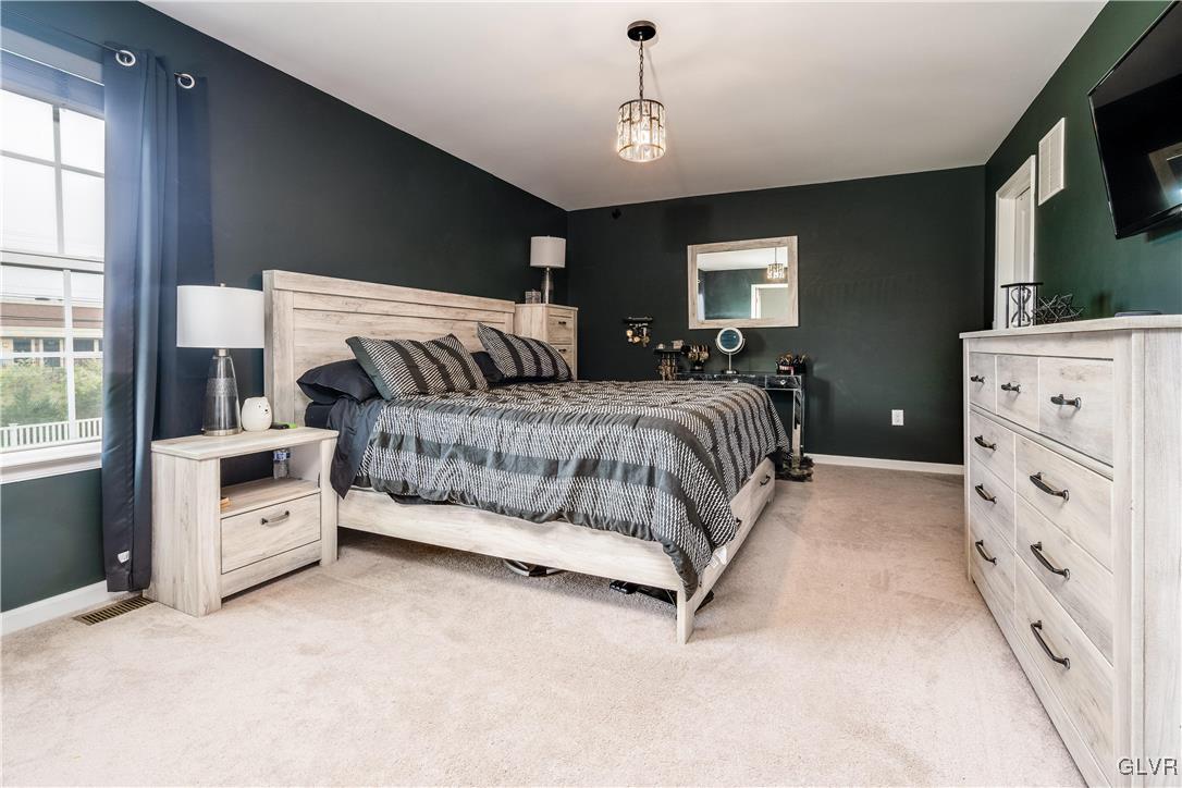 2524 Raya Way Easton, PA 18045 - Photo 20 of 39 Master bedroom