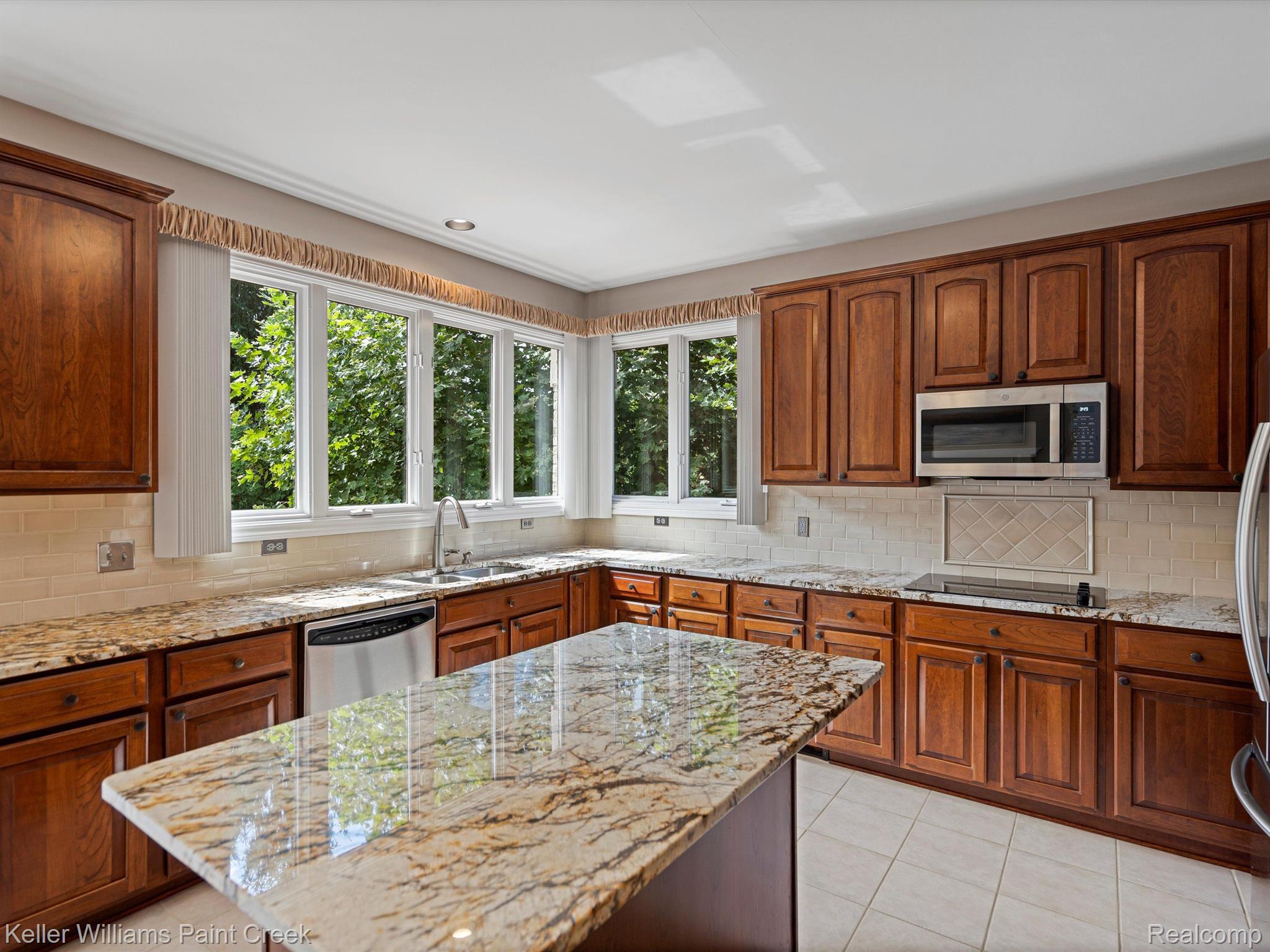 439 Springview Drive Rochester, MI 48307 - Photo 15 of 56 Gallery Image 15