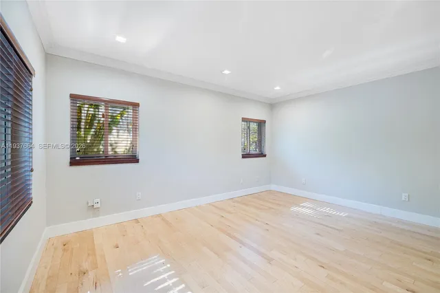 $14,000 | 1375 North Biscayne Point Road, Miami Beach, FL 33141