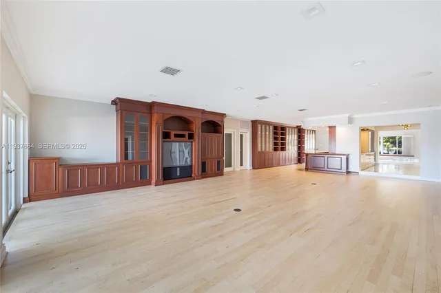 $14,000 | 1375 North Biscayne Point Road, Miami Beach, FL 33141