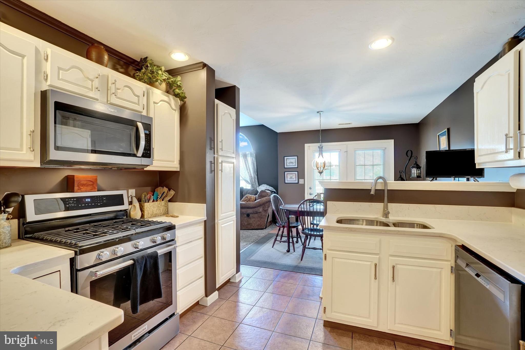 331 Clark's Way York, PA 17403 - Photo 10 of 28 Gallery Image 10