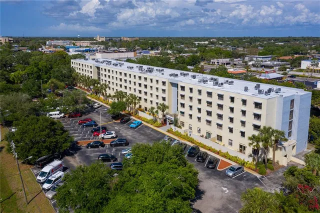 $2,090 | 701 South Madison Avenue, Unit 401, Clearwater, FL 33756