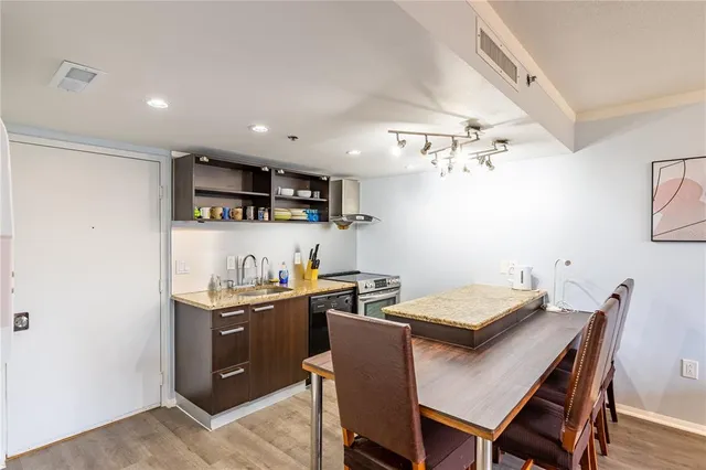 $2,090 | 701 South Madison Avenue, Unit 401, Clearwater, FL 33756