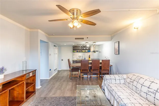 $2,090 | 701 South Madison Avenue, Unit 401, Clearwater, FL 33756