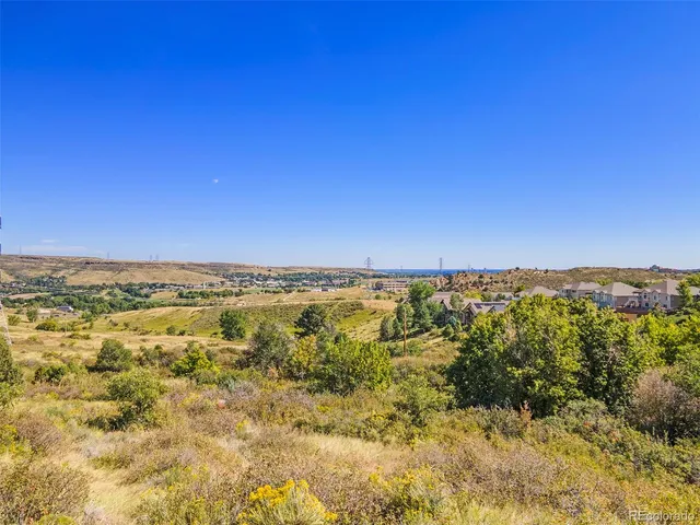 a view of a bunch of a building