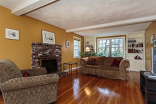 67 Amble Road Chelmsford, MA 01824 - Photo 4 of 18 Gallery Image 4