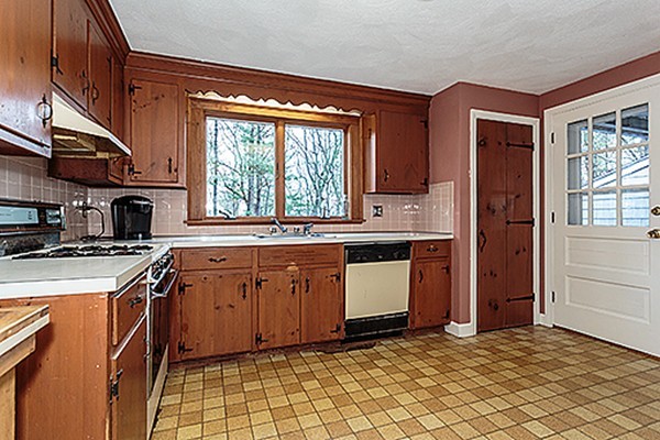67 Amble Road Chelmsford, MA 01824 - Photo 7 of 18 Gallery Image 7