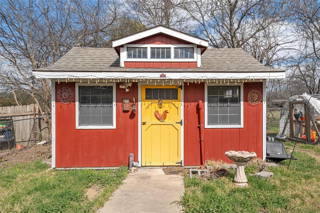 1038 South Old Robinson Road Robinson, TX 76706 - Photo 30 of 36 12ft x 16ft View of outdoor structure