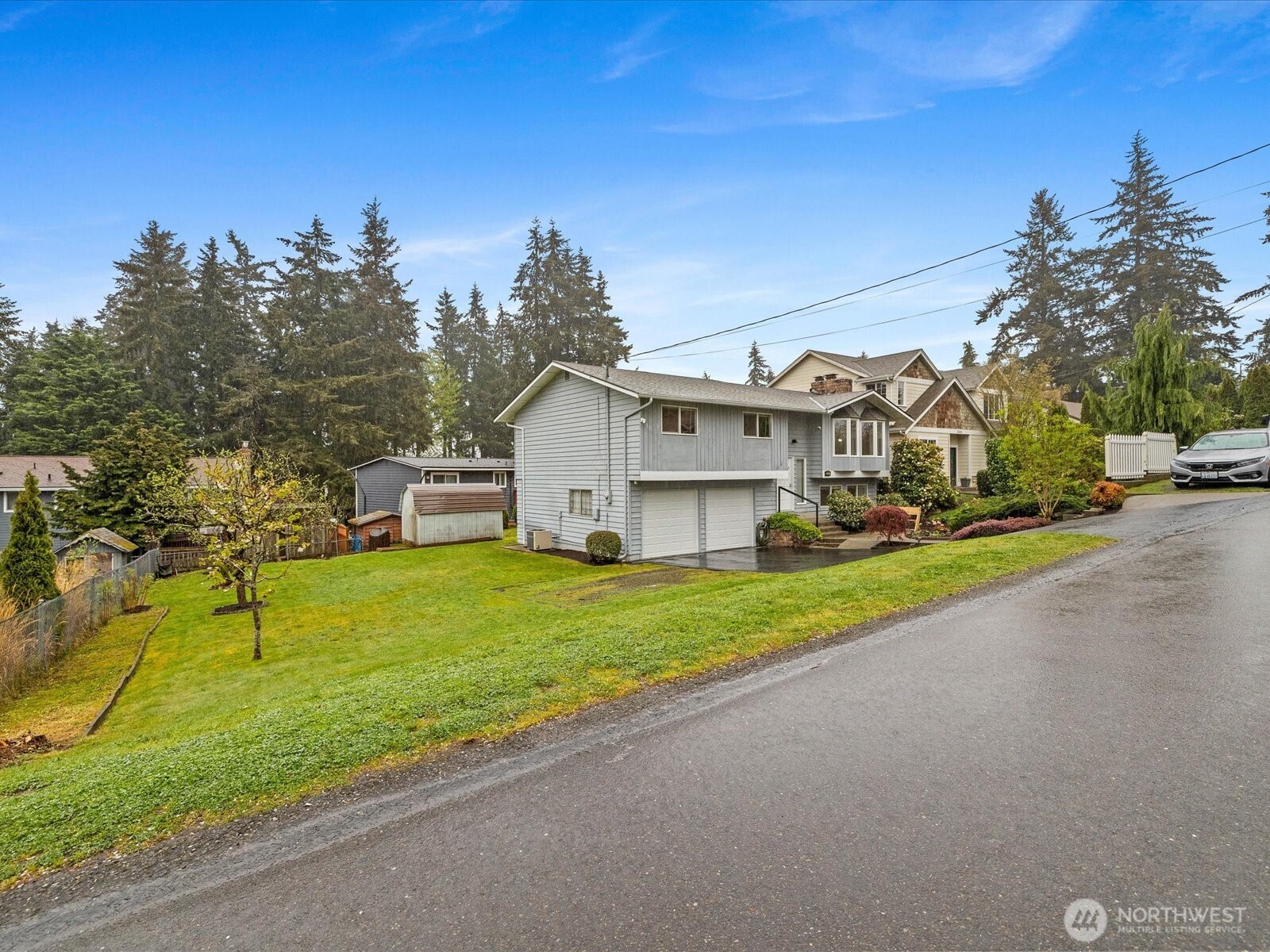 22427 82nd Avenue West Edmonds, WA 98026 - Photo 3 of 29