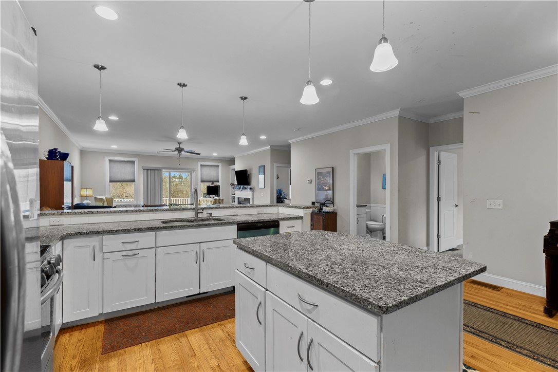 173 Bay Ridge Drive, Unit 19B Middletown, RI 02842 - Photo 18 of 35 Gallery Image 18