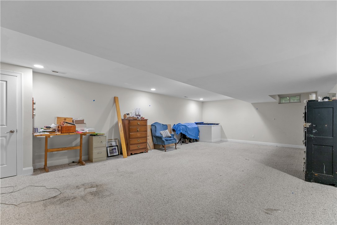 173 Bay Ridge Drive, Unit 19B Middletown, RI 02842 - Photo 30 of 35 Gallery Image 30