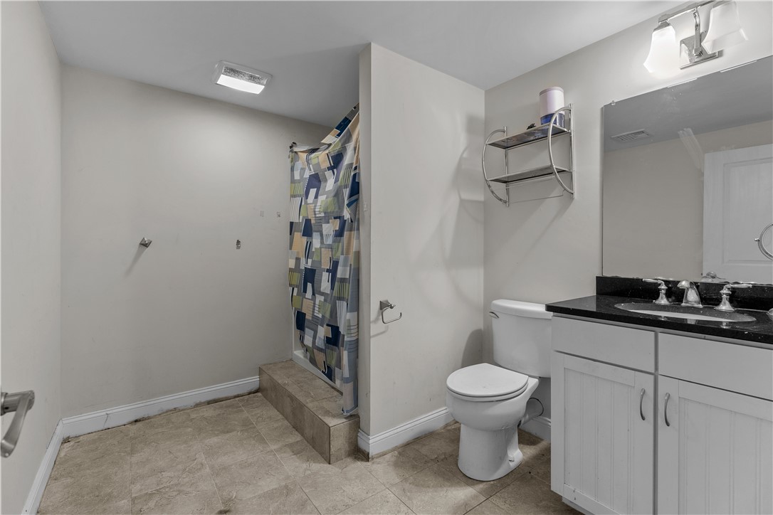 173 Bay Ridge Drive, Unit 19B Middletown, RI 02842 - Photo 33 of 35 Gallery Image 33