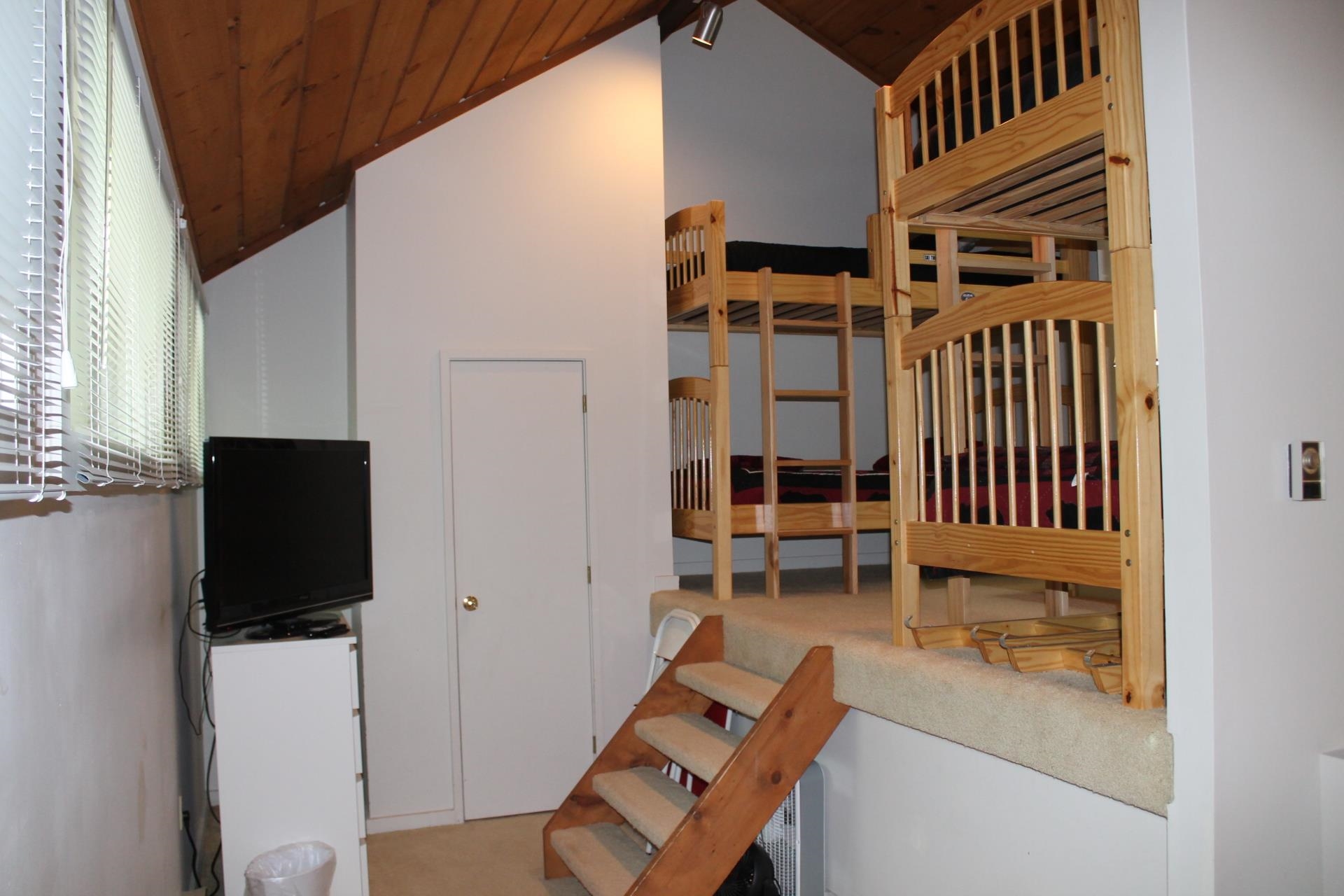 25 Potash Road, Unit 1 Lincoln, NH 03251 - Photo 18 of 33