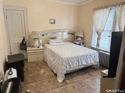 $350,000 | 72 Brainard Street, New London, CT 06320