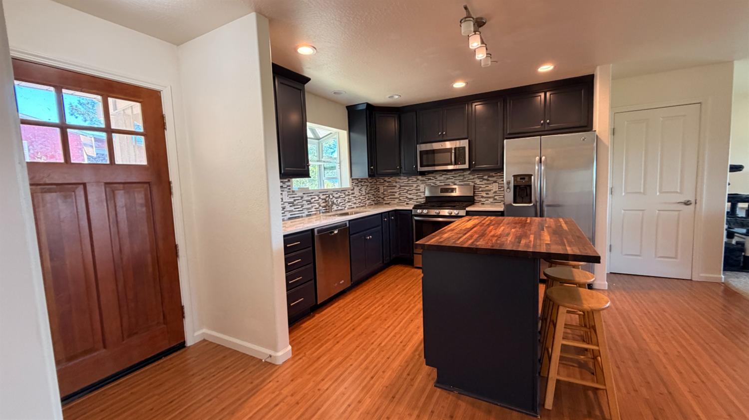 7436 Eagle View Drive Mountain Ranch, CA 95246 - Photo 5 of 51