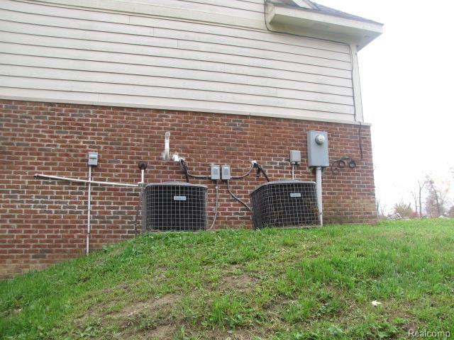 10732 Chase Lake Road Fowlerville, MI 48836 - Photo 18 of 69 IMG_4528.jpg
