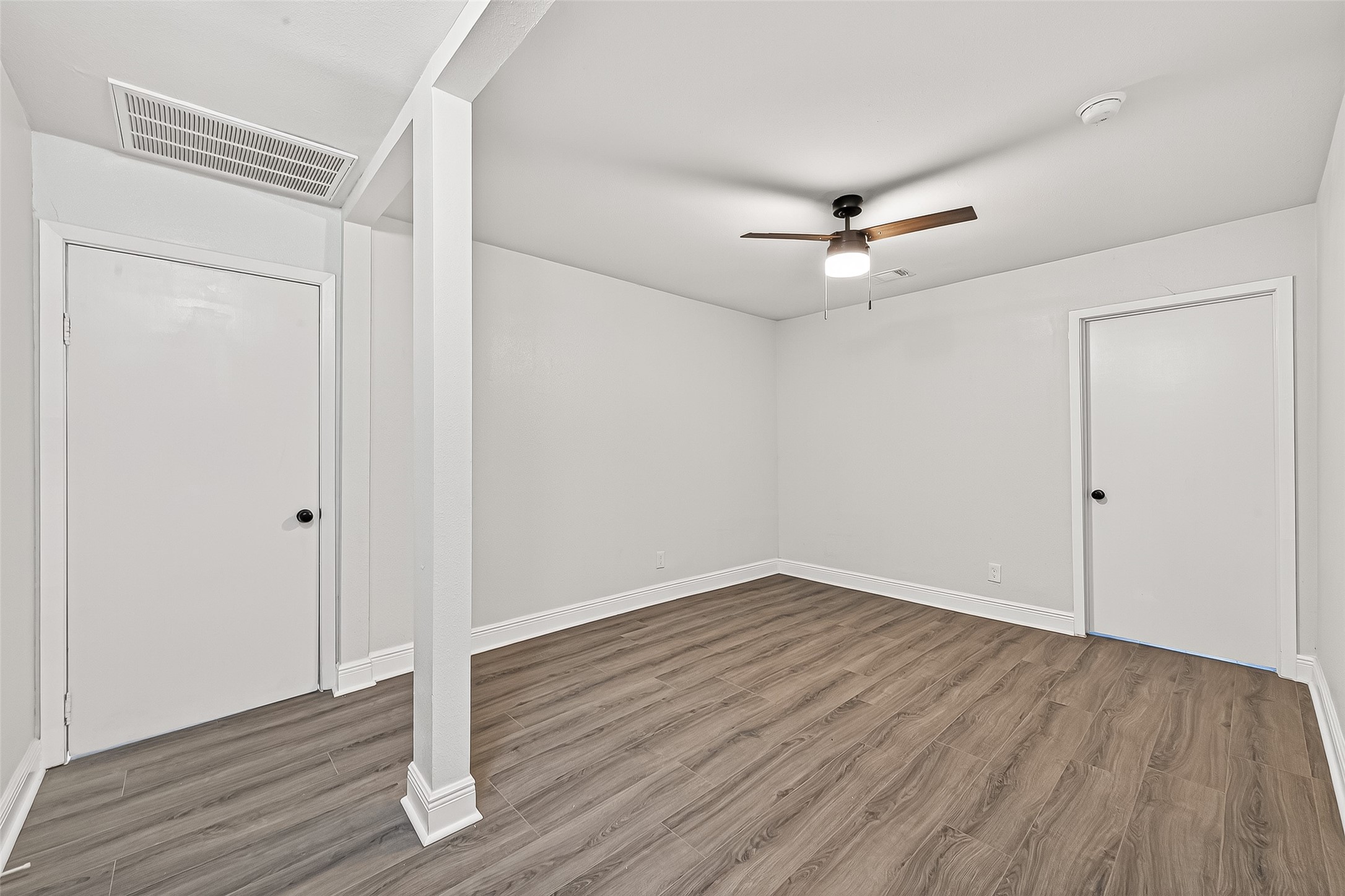 4729 Paradise Lane Houston, TX 77048 - Photo 17 of 43