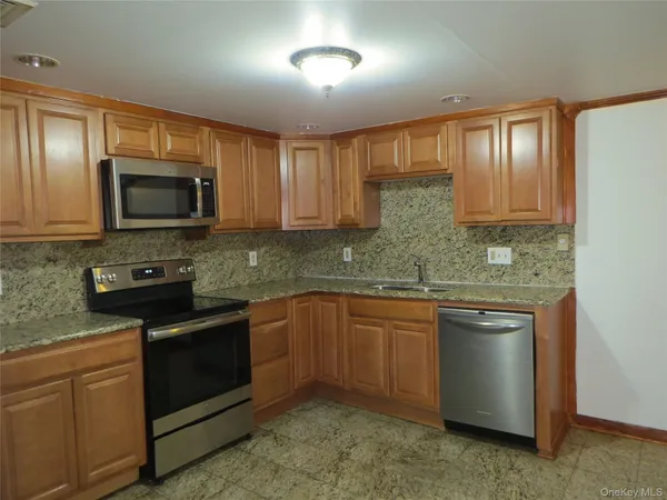 $1,700 | 2 East Main Street, Unit 4, Middletown, NY 10940