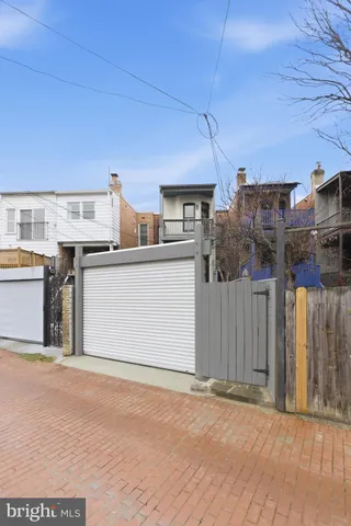 $6,950 | 1319 East Capitol Street Southeast, Washington, DC 20003