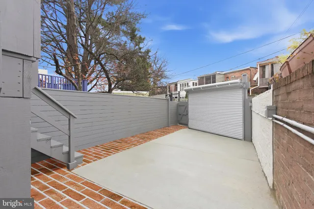 $6,950 | 1319 East Capitol Street Southeast, Washington, DC 20003