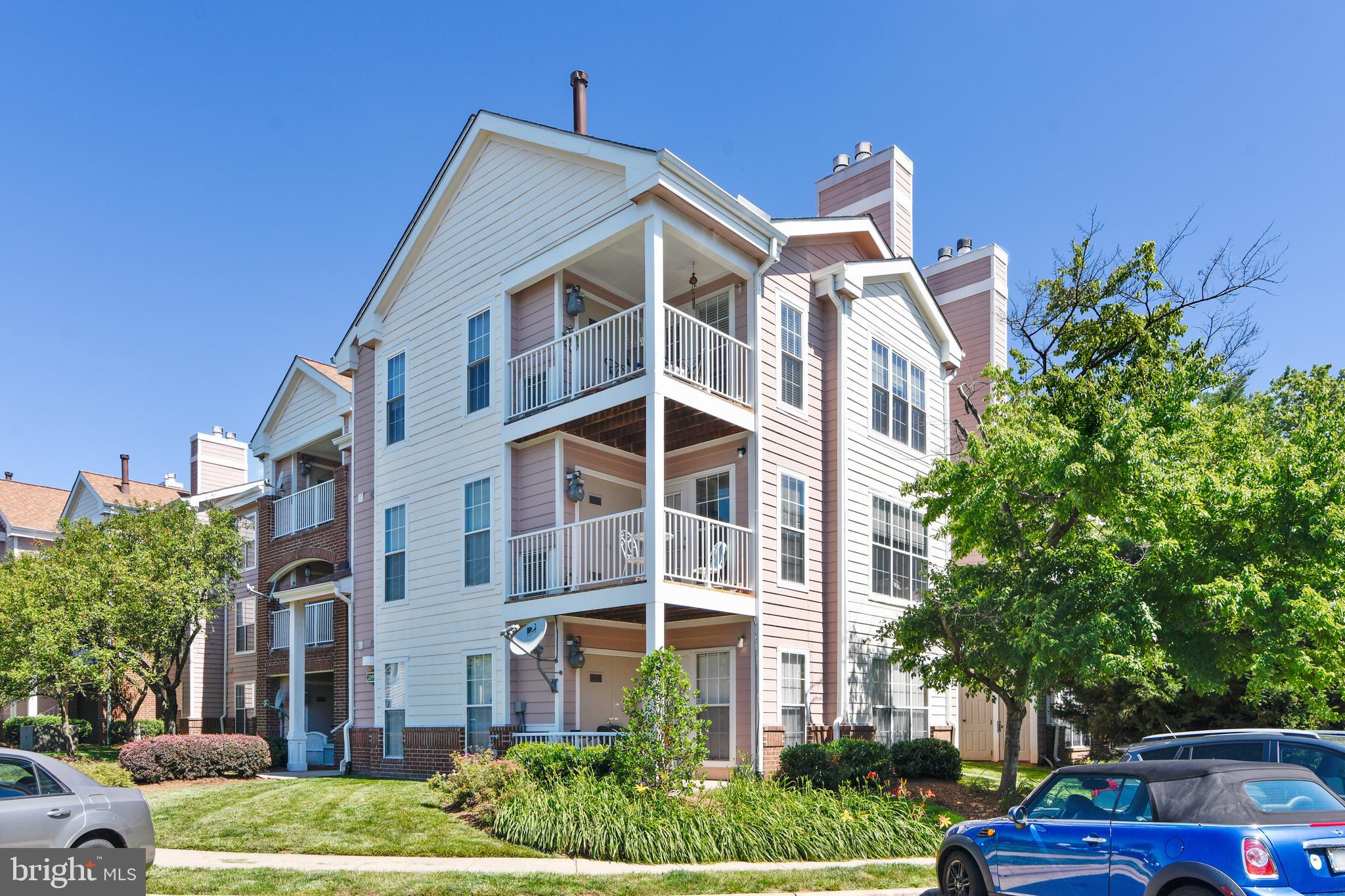 20991 Timber Ridge Terrace, Unit 204 Ashburn, VA 20147 - Photo 13 of 52 Side Elevation