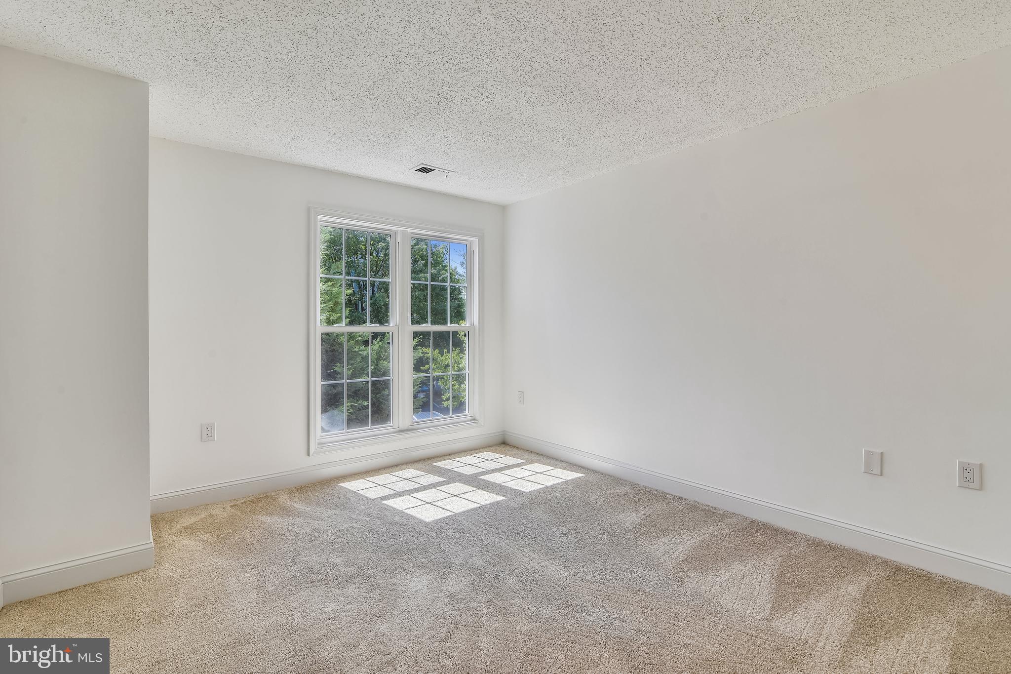 20991 Timber Ridge Terrace, Unit 204 Ashburn, VA 20147 - Photo 20 of 52 Bedroom 2