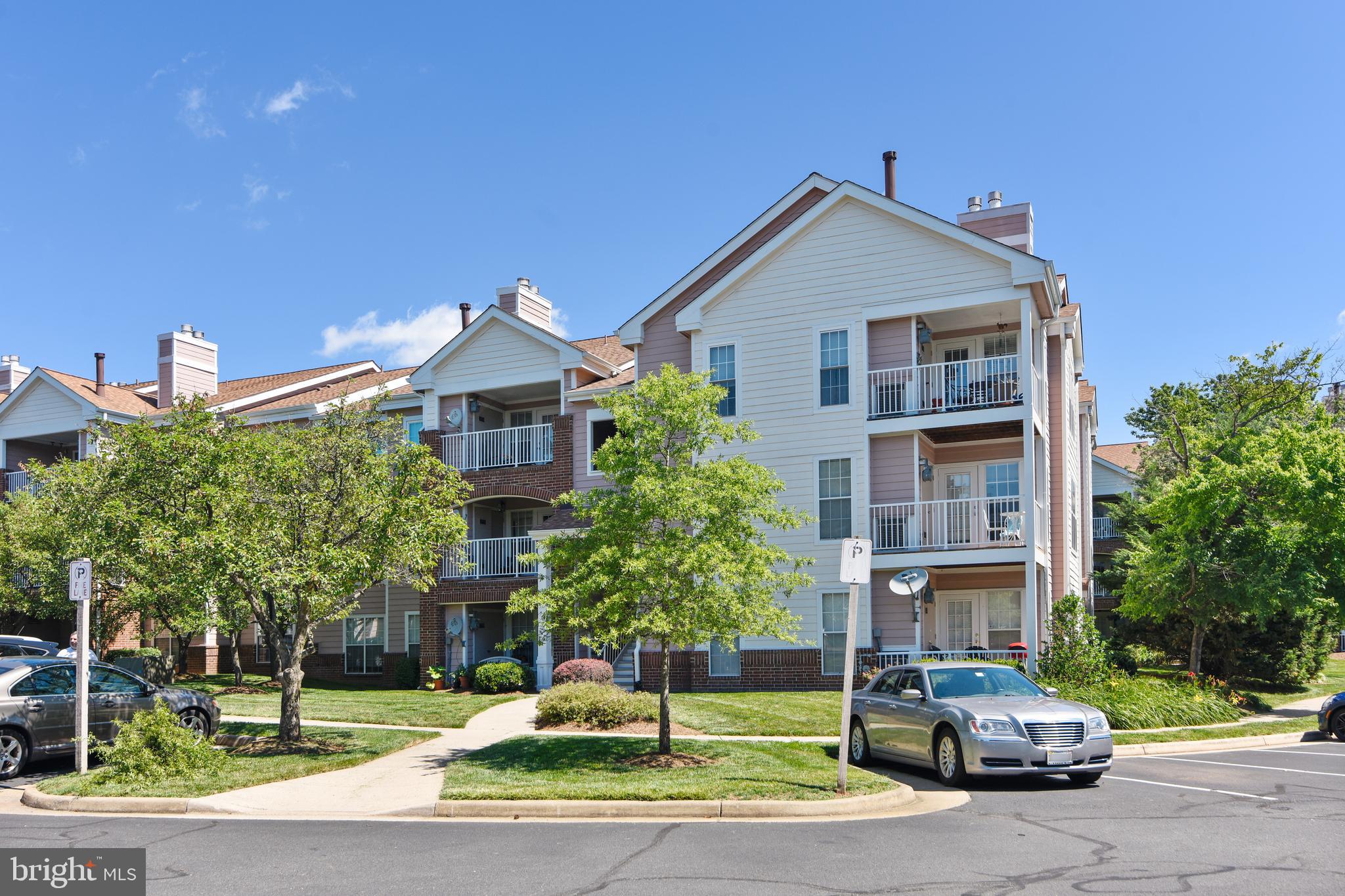 20991 Timber Ridge Terrace, Unit 204 Ashburn, VA 20147 - Photo 6 of 52 Exterior - 20991 Timber Ridge Terrace Unit #204