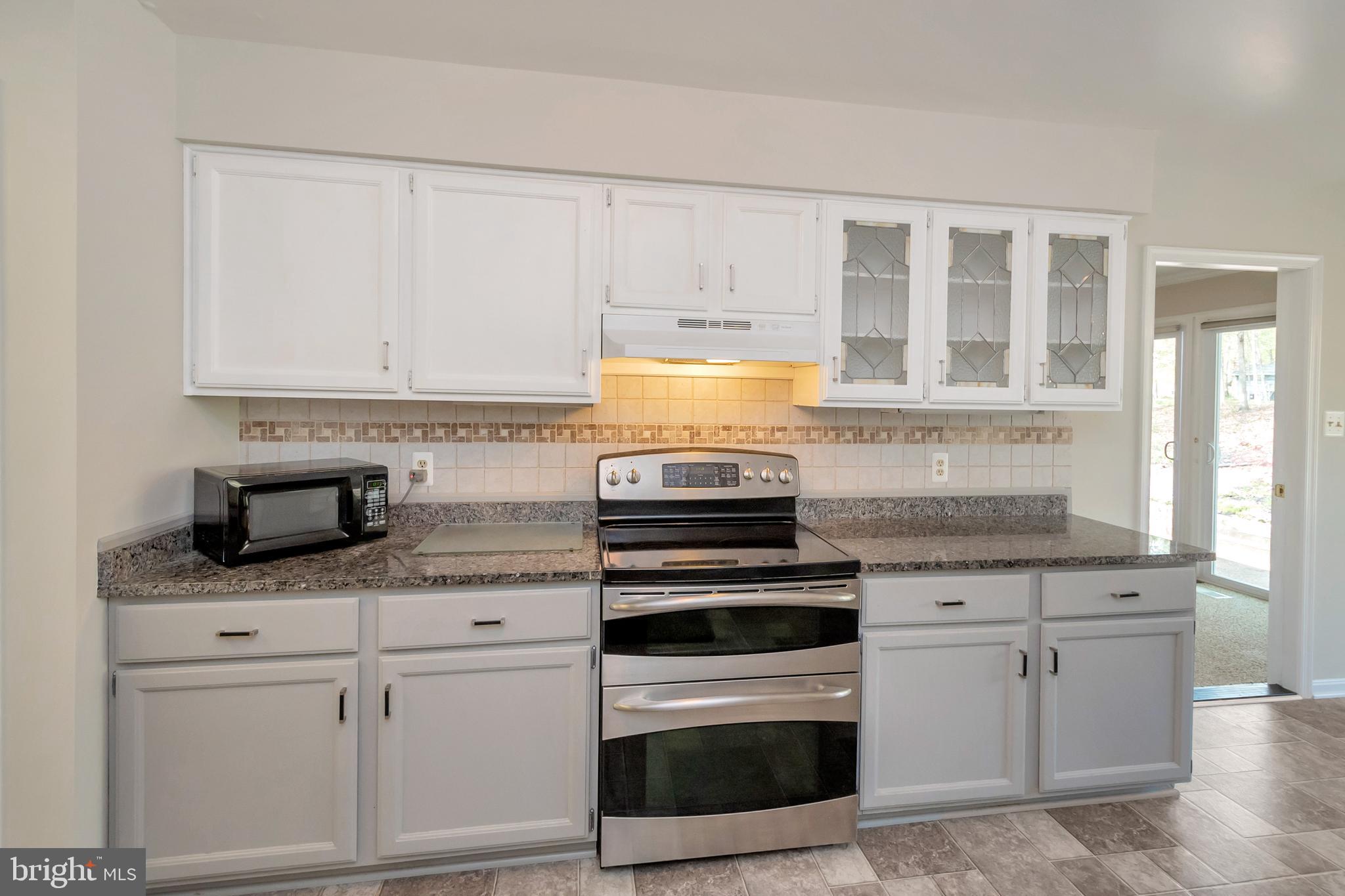 607 Gold Valley Road Locust Grove, VA 22508 - Photo 3 of 52 Granite Countertops