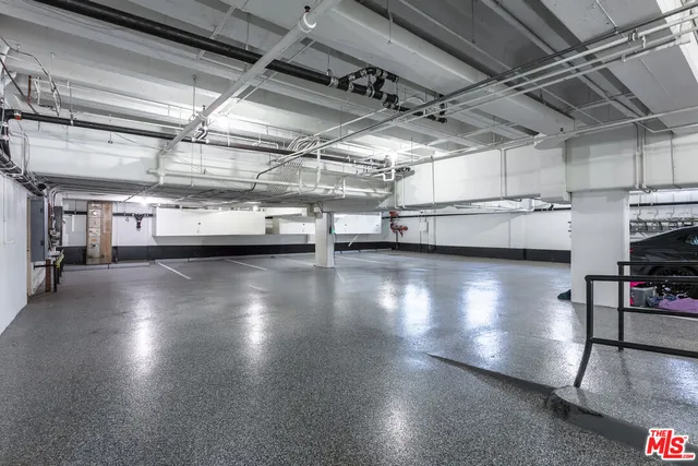 a view of a parking area