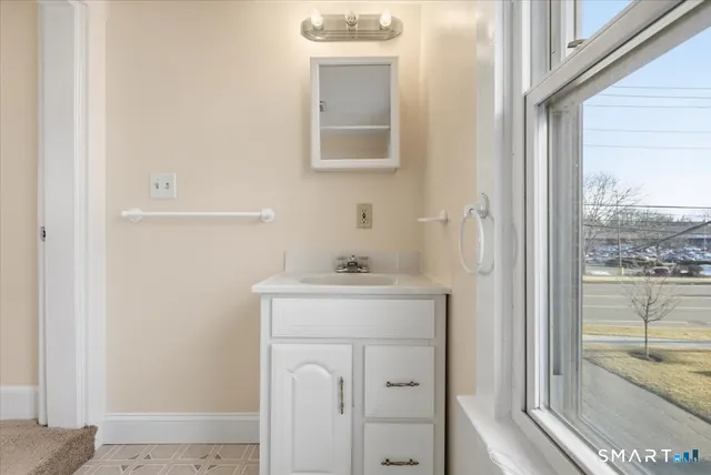 $1,800 | 194 Cherry Street, Unit C, Milford, CT 06460