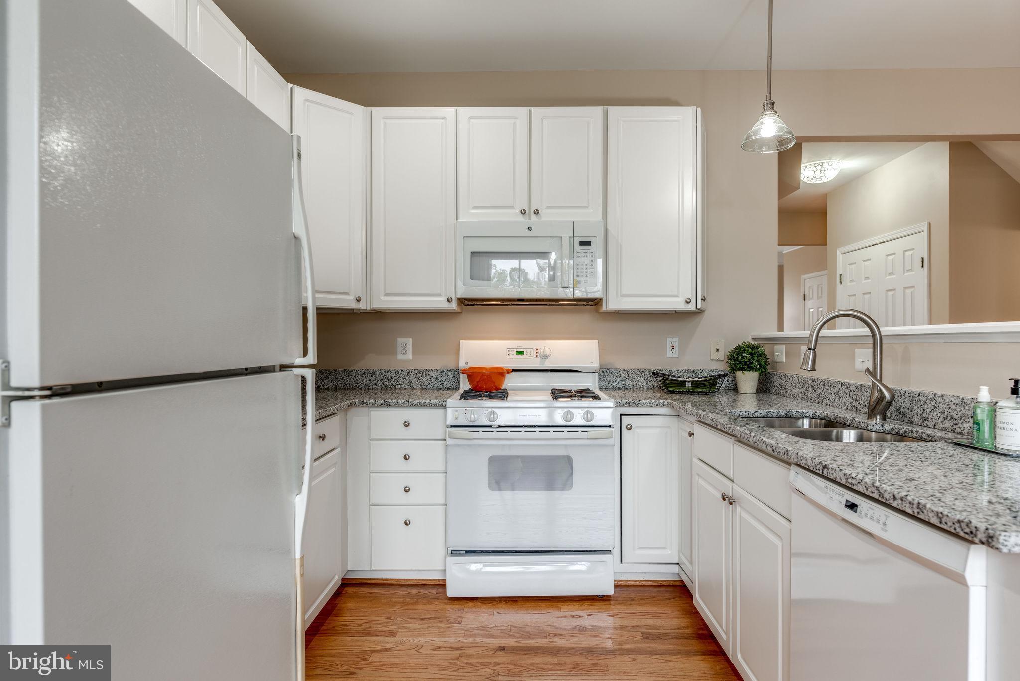 11119 Little Compton Drive Reston, VA 20191 - Photo 26 of 87 Step-saving kitchen.