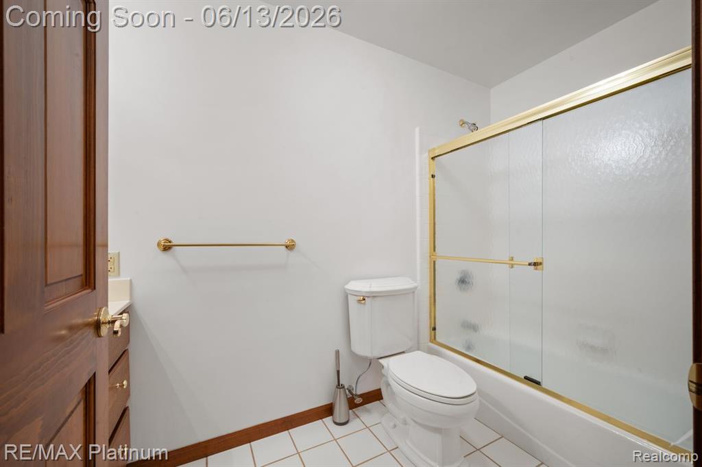 12902 Autumn Ridge Court Milford, MI 48380 - Photo 26 of 73