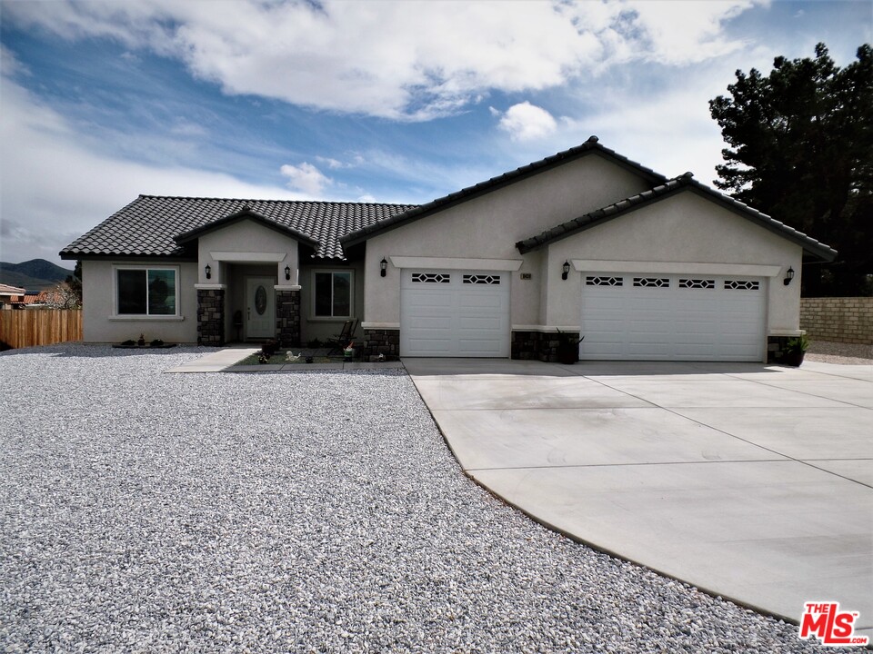 18439 Ranchero Road Hesperia, CA 92345 - Photo 1 of 37