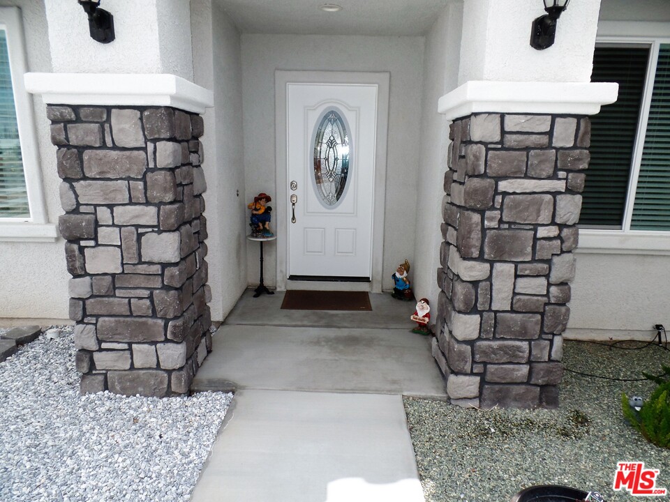 18439 Ranchero Road Hesperia, CA 92345 - Photo 36 of 37
