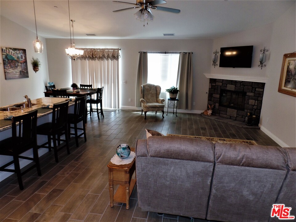 18439 Ranchero Road Hesperia, CA 92345 - Photo 6 of 37