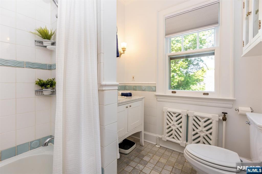 132 Christopher Street Montclair, NJ 07042 - Photo 38 of 50