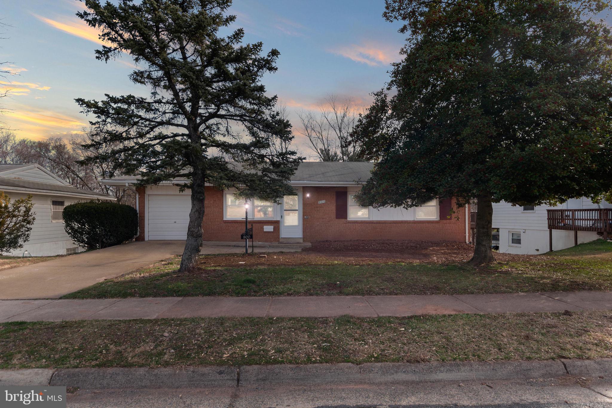 800 West Redwood Road Sterling, VA 20164 - Photo 1 of 41