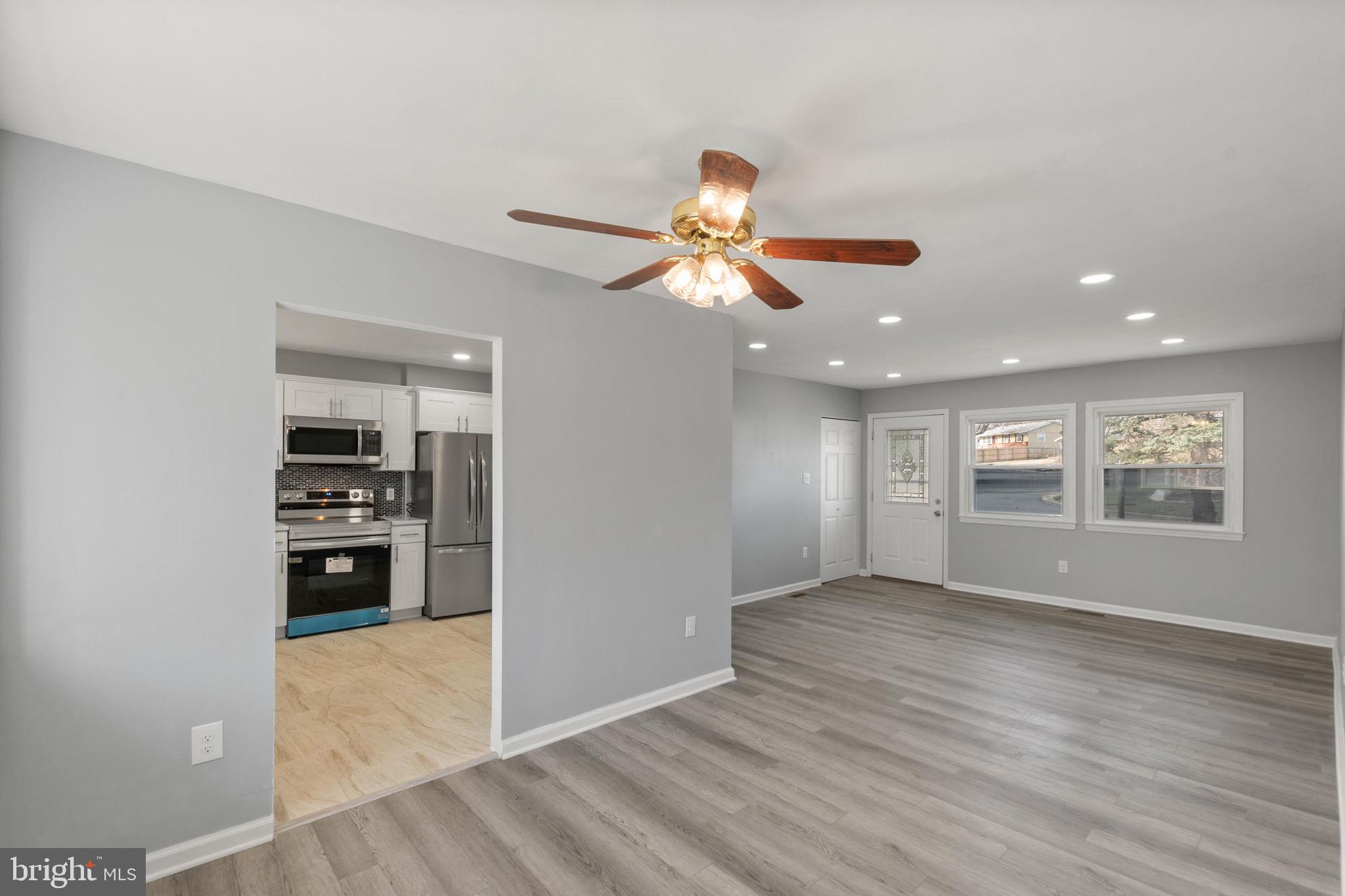 800 West Redwood Road Sterling, VA 20164 - Photo 12 of 41