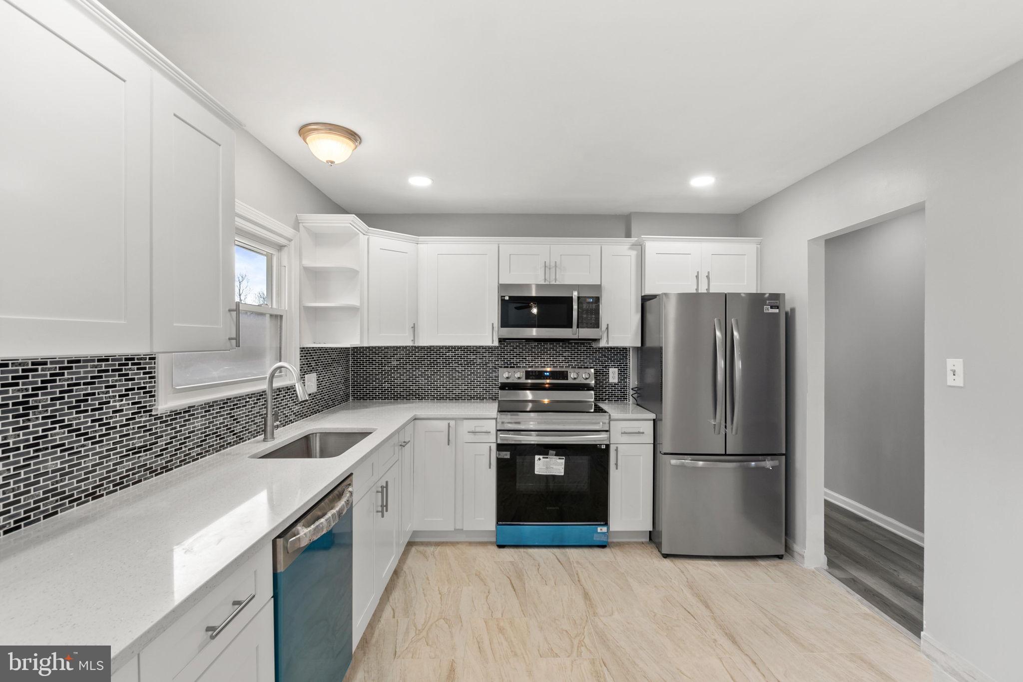 800 West Redwood Road Sterling, VA 20164 - Photo 13 of 41