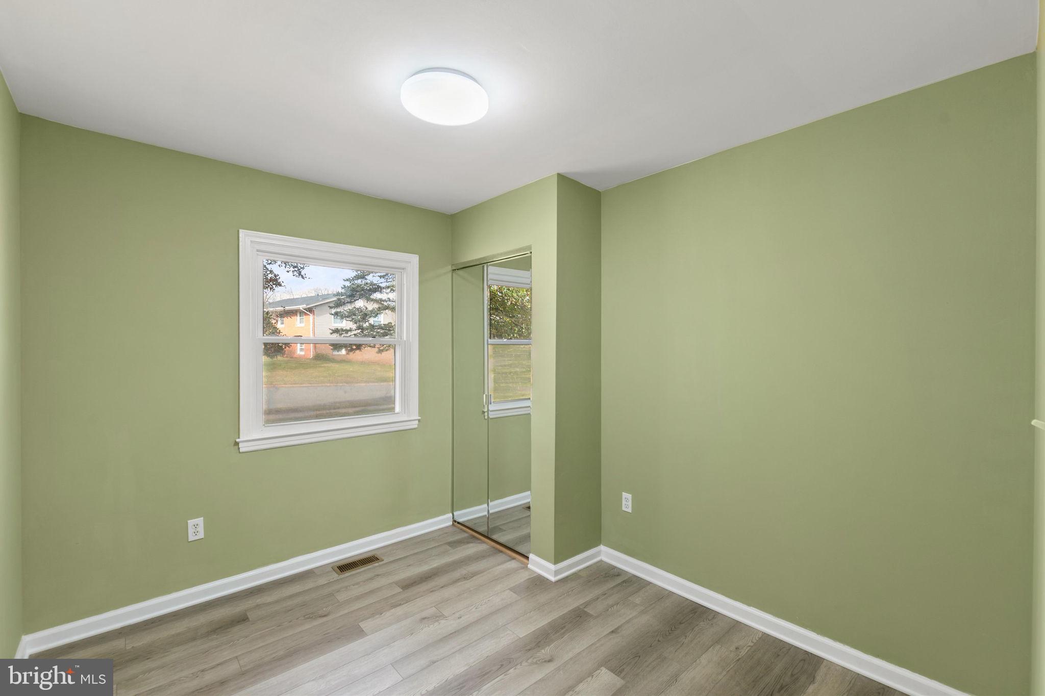 800 West Redwood Road Sterling, VA 20164 - Photo 18 of 41