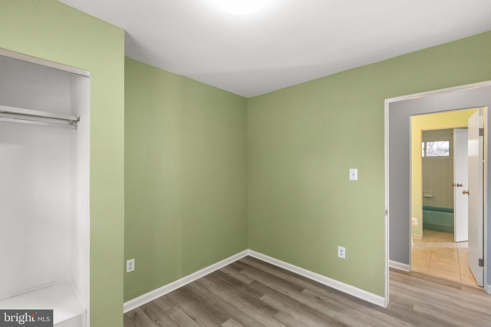 800 West Redwood Road Sterling, VA 20164 - Photo 19 of 41