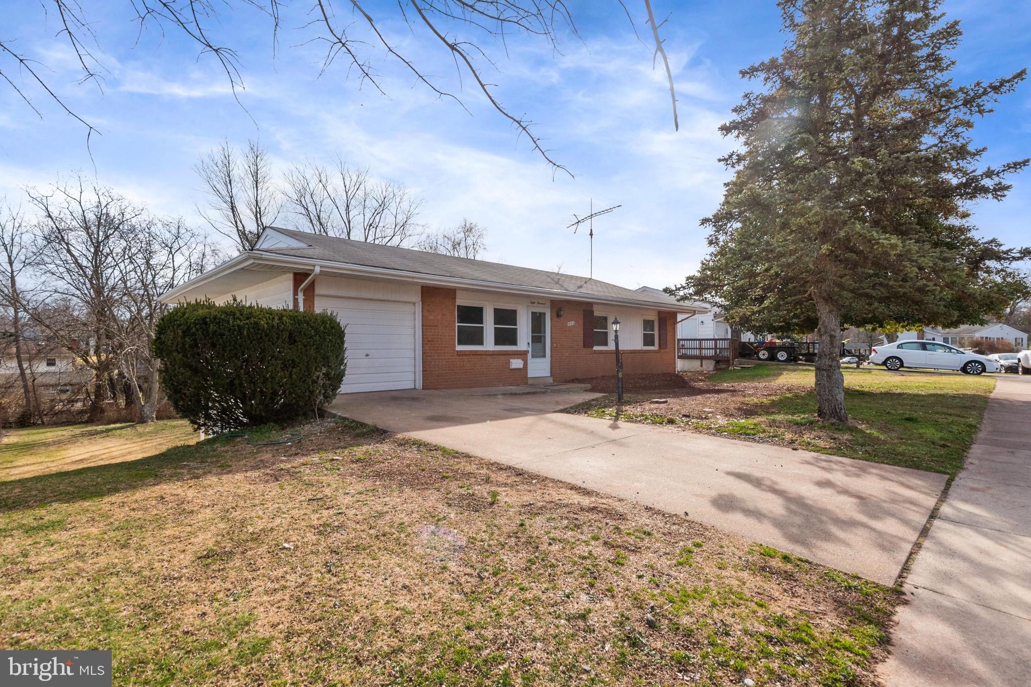 800 West Redwood Road Sterling, VA 20164 - Photo 2 of 41