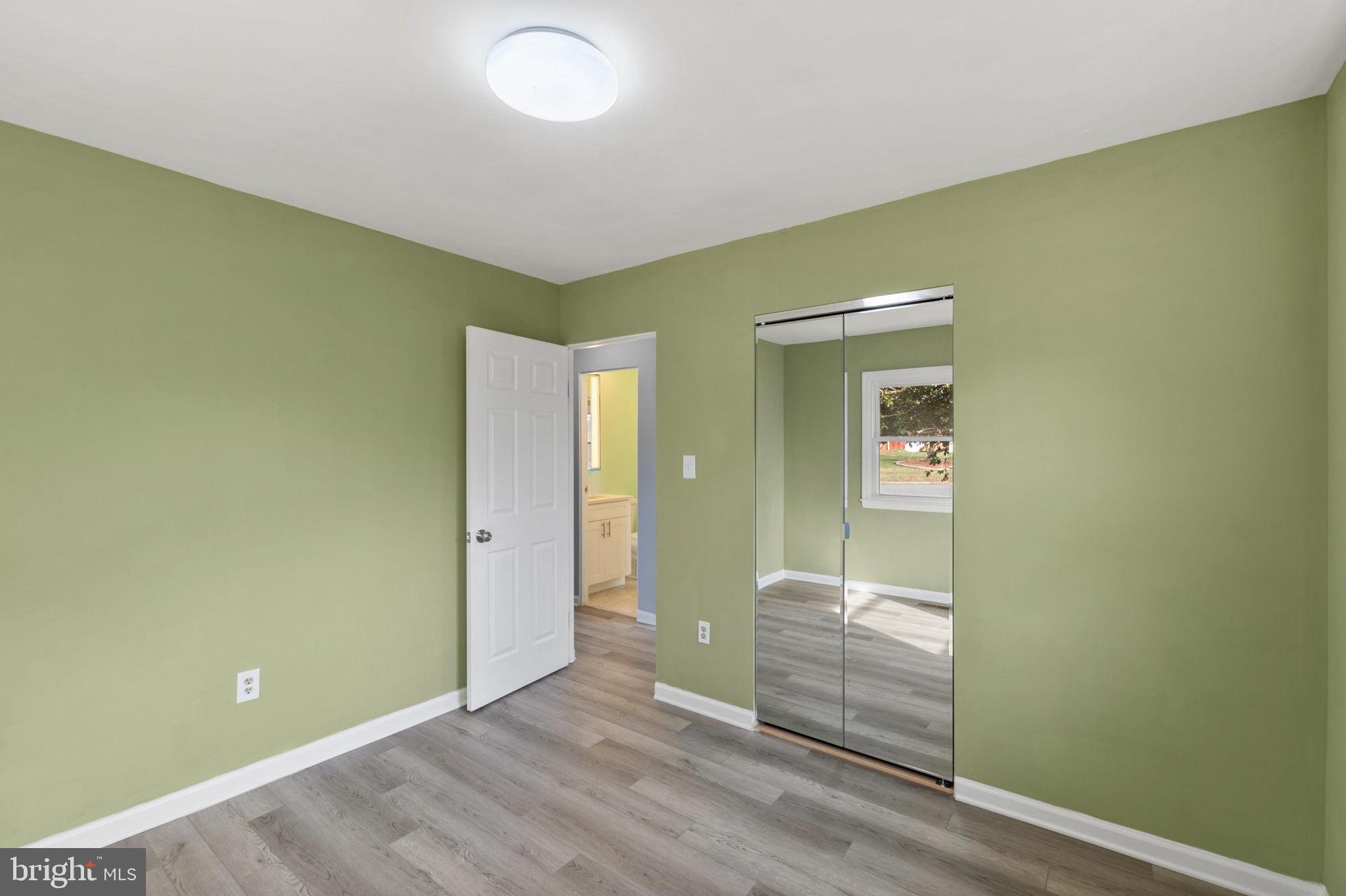 800 West Redwood Road Sterling, VA 20164 - Photo 21 of 41
