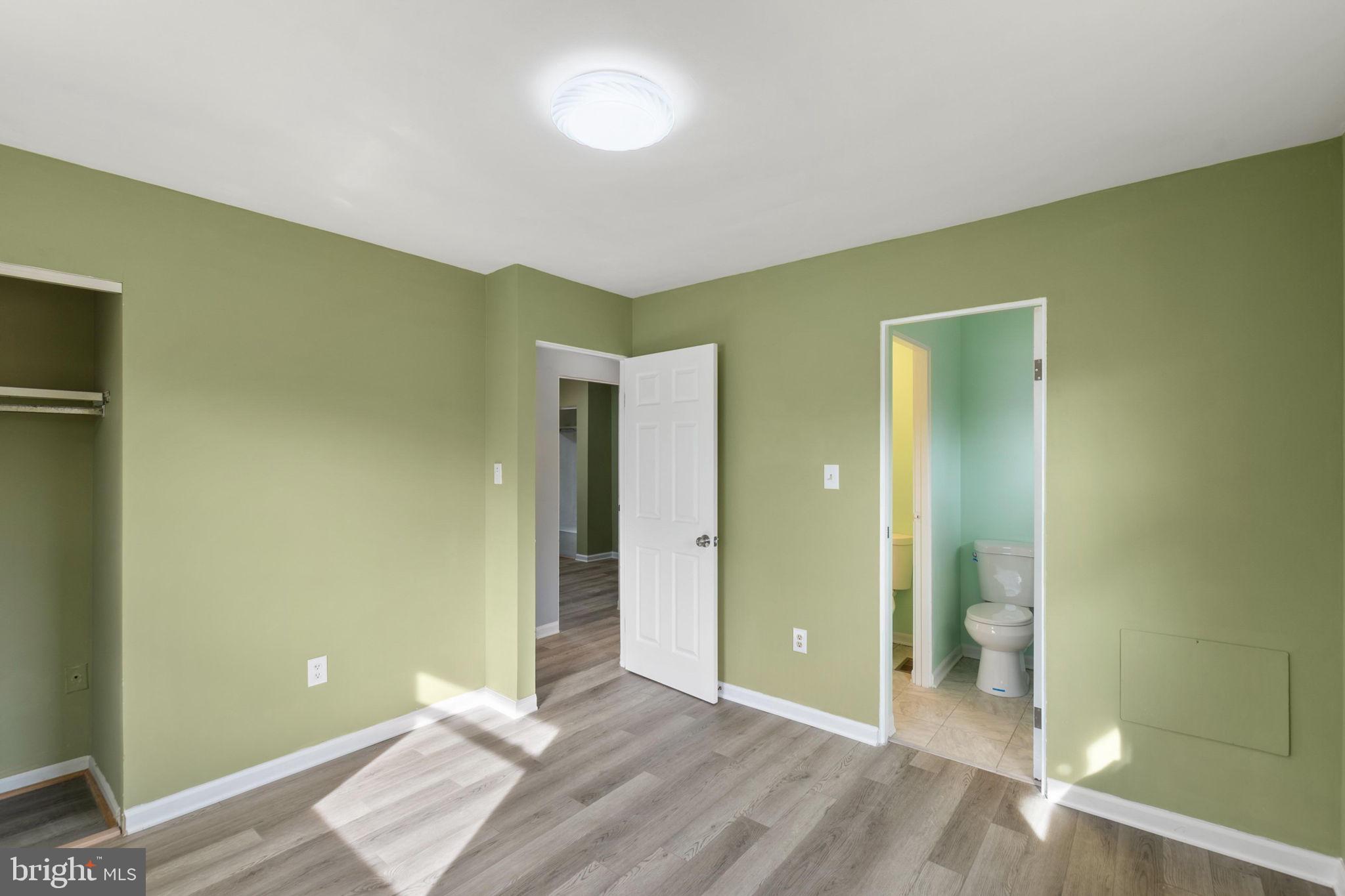 800 West Redwood Road Sterling, VA 20164 - Photo 23 of 41