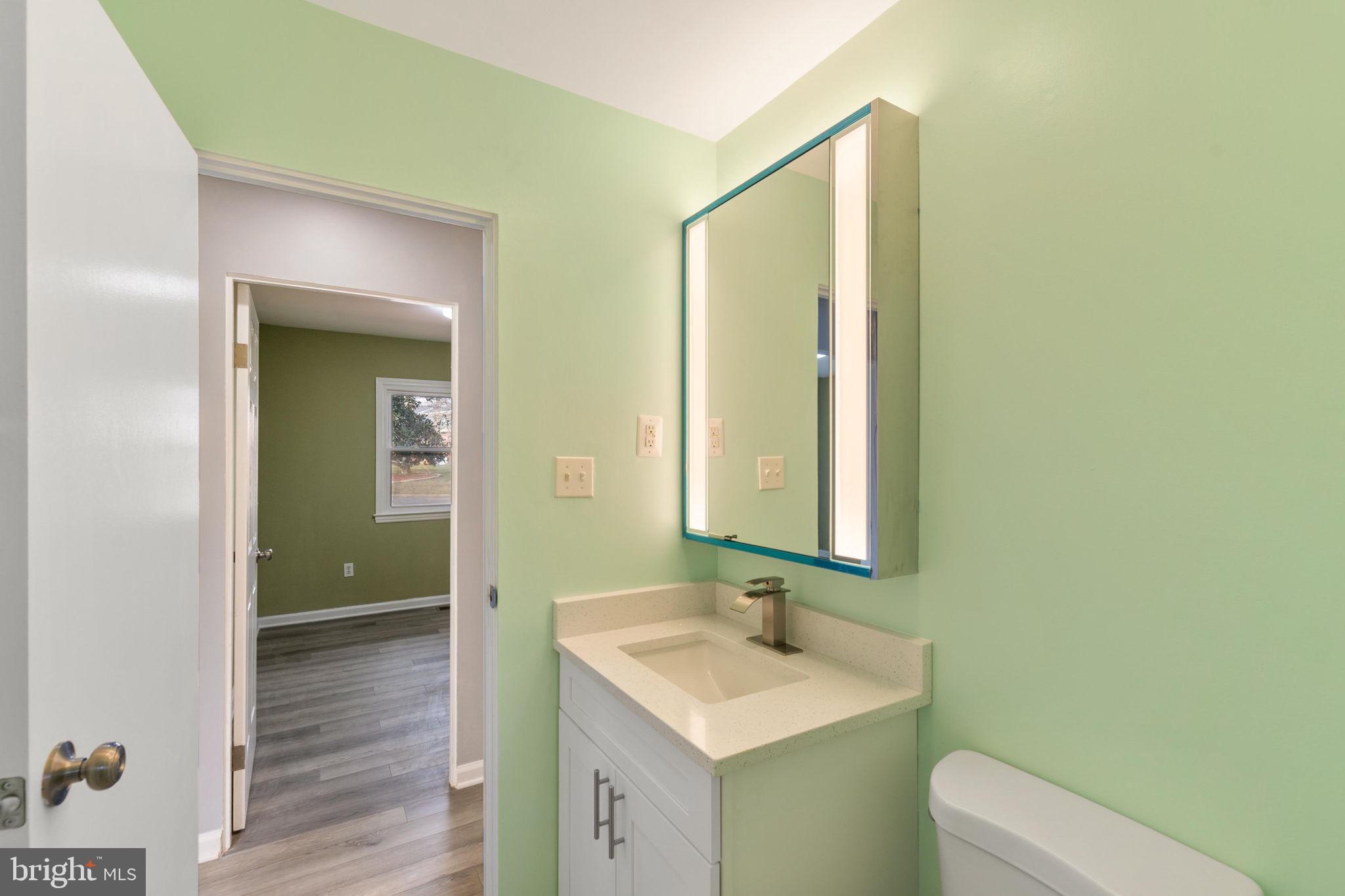 800 West Redwood Road Sterling, VA 20164 - Photo 26 of 41