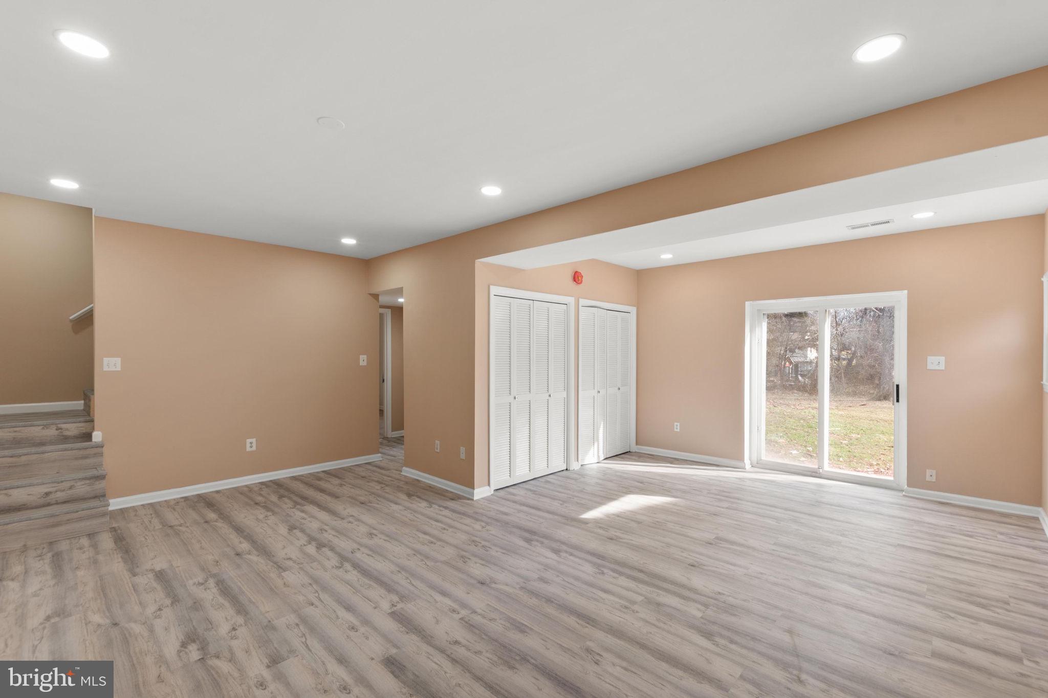 800 West Redwood Road Sterling, VA 20164 - Photo 27 of 41