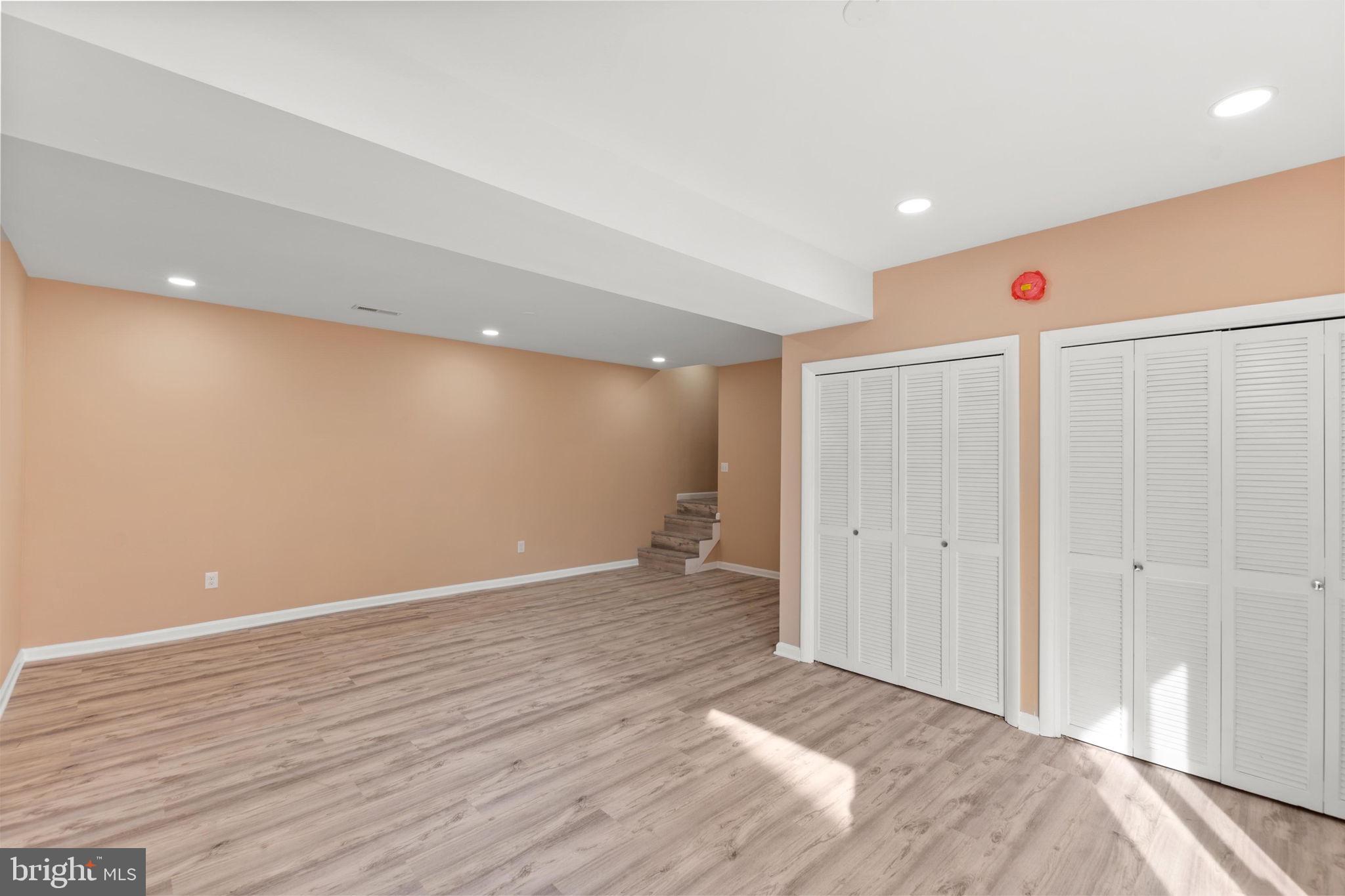 800 West Redwood Road Sterling, VA 20164 - Photo 28 of 41